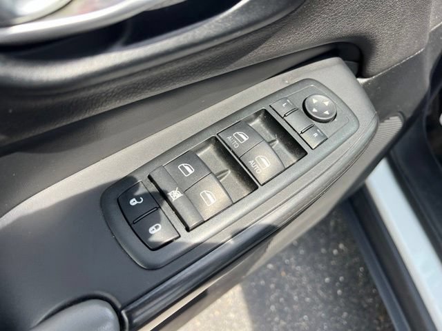 Used 2014 Jeep Cherokee Limited w/ Technology Group FWD image 29