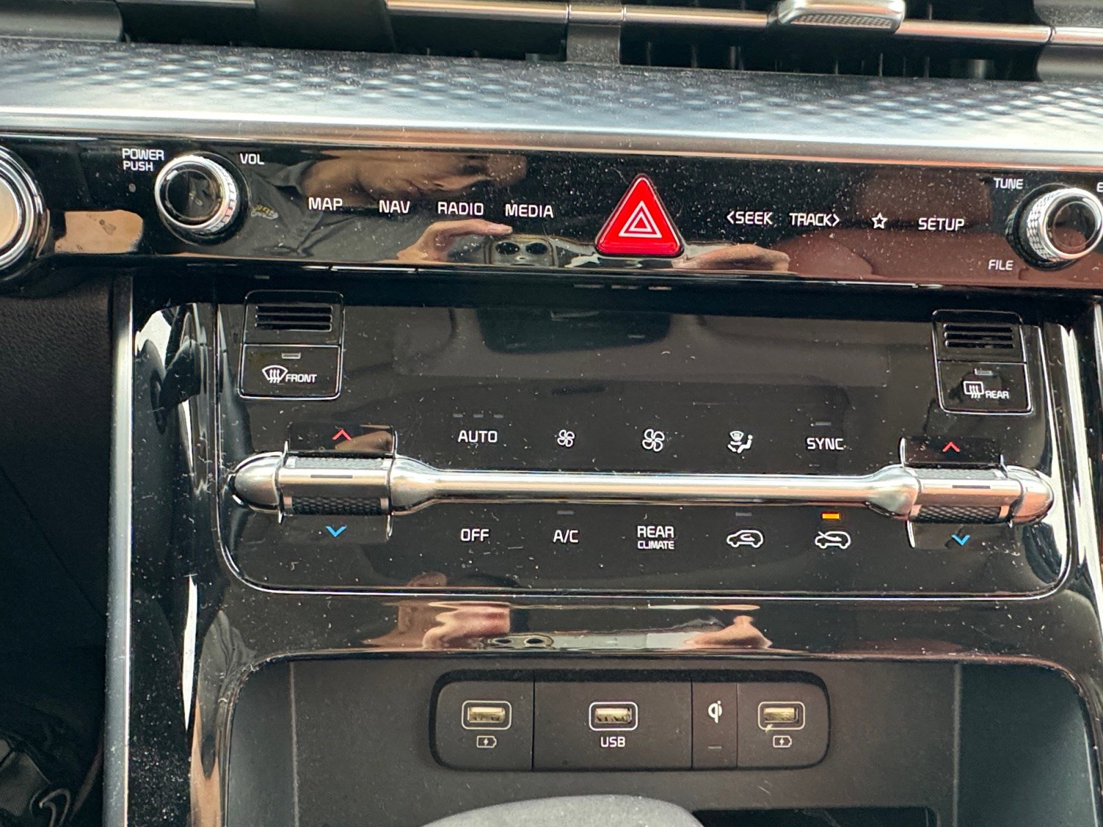 Used 2023 Kia Carnival SX Prestige image 18