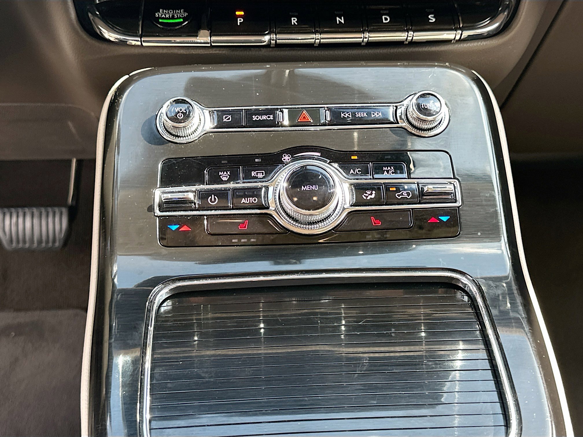 Used 2022 Lincoln Nautilus FWD w/ Premium Package image 16