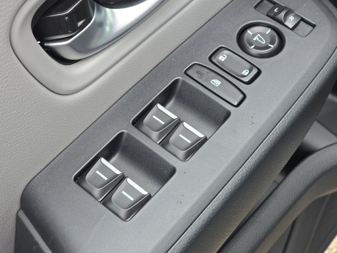 New 2025 Honda Pilot EX-L image 24