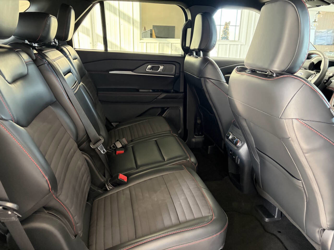 Used 2025 Ford Explorer ST-Line w/ ST-Line Street Pack image 30