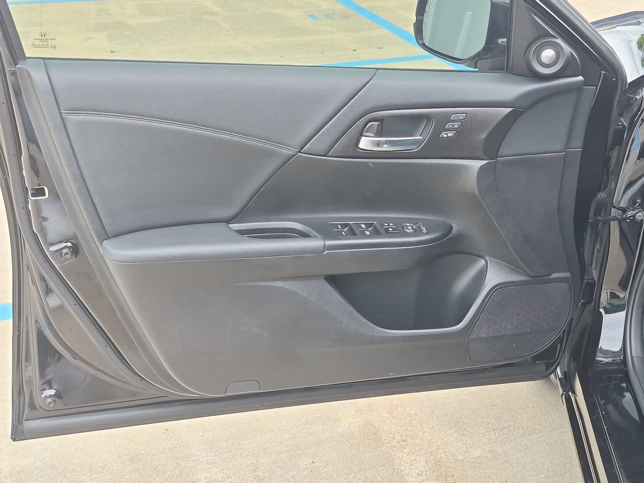 Used 2015 Honda Accord EX-L image 12