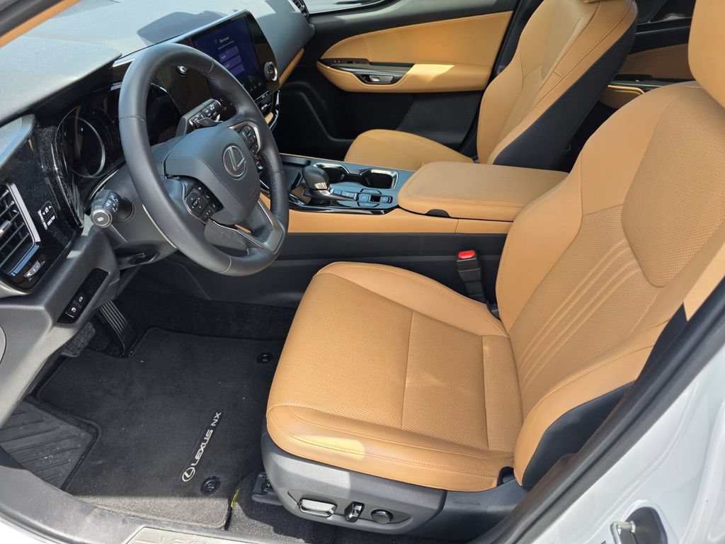 Used 2025 Lexus NX 250 FWD w/ Accessory Package (Z2) image 9