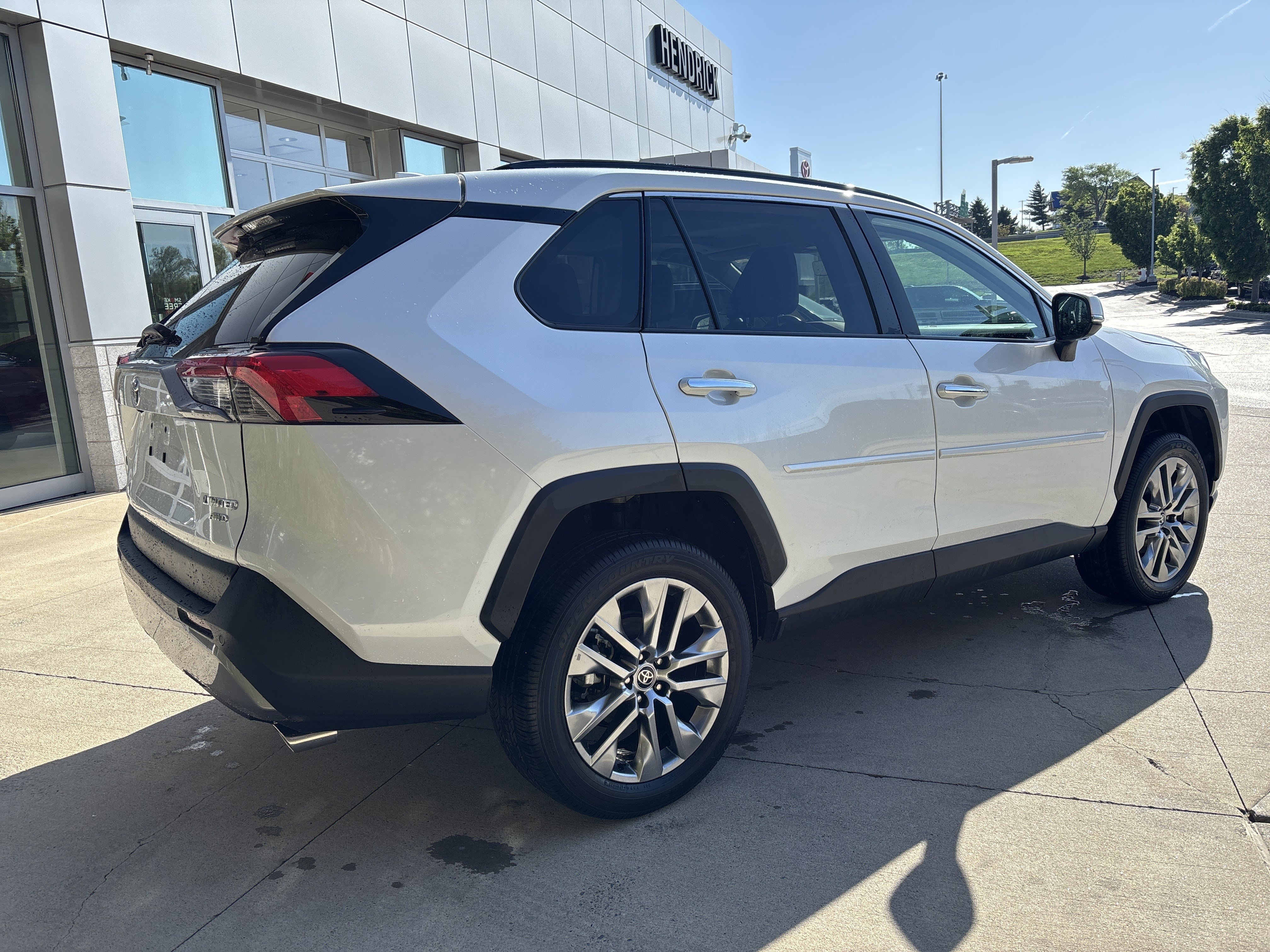 Used 2024 Toyota RAV4 Limited w/ Advanced Technology Package AWD/4WD image 6