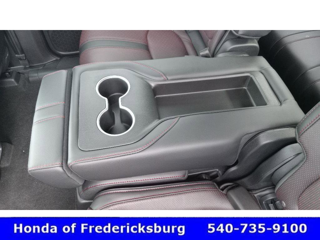 Certified 2025 Honda Pilot Black Edition image 31