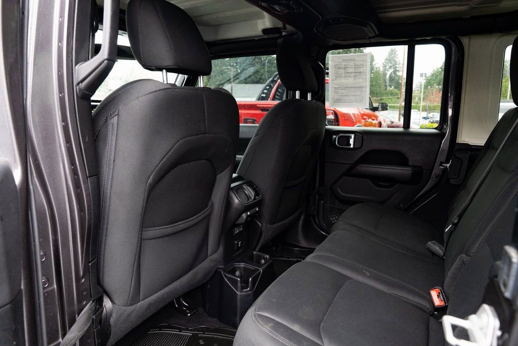 Used 2020 Jeep Wrangler Unlimited Sahara image 21