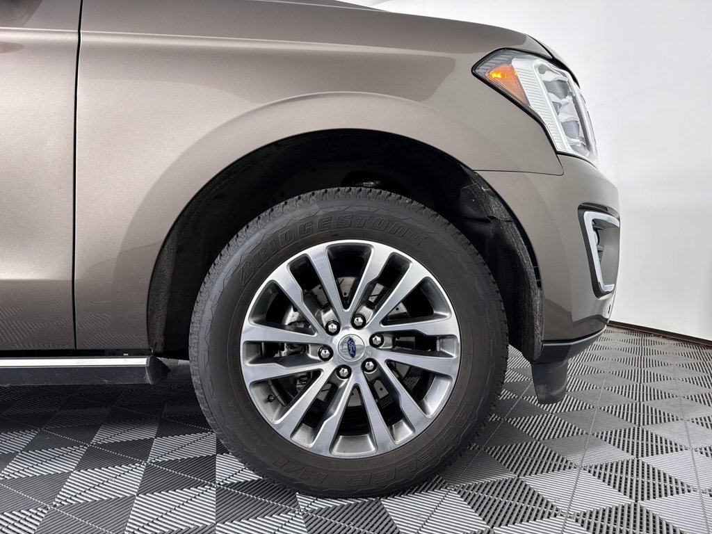 Used 2018 Ford Expedition Max Limited w/ Driver Assistance Package AWD/4WD image 22