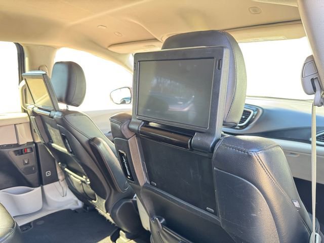 Used 2020 Chrysler Pacifica Touring-L Plus w/ Advanced Safetytec Group image 16
