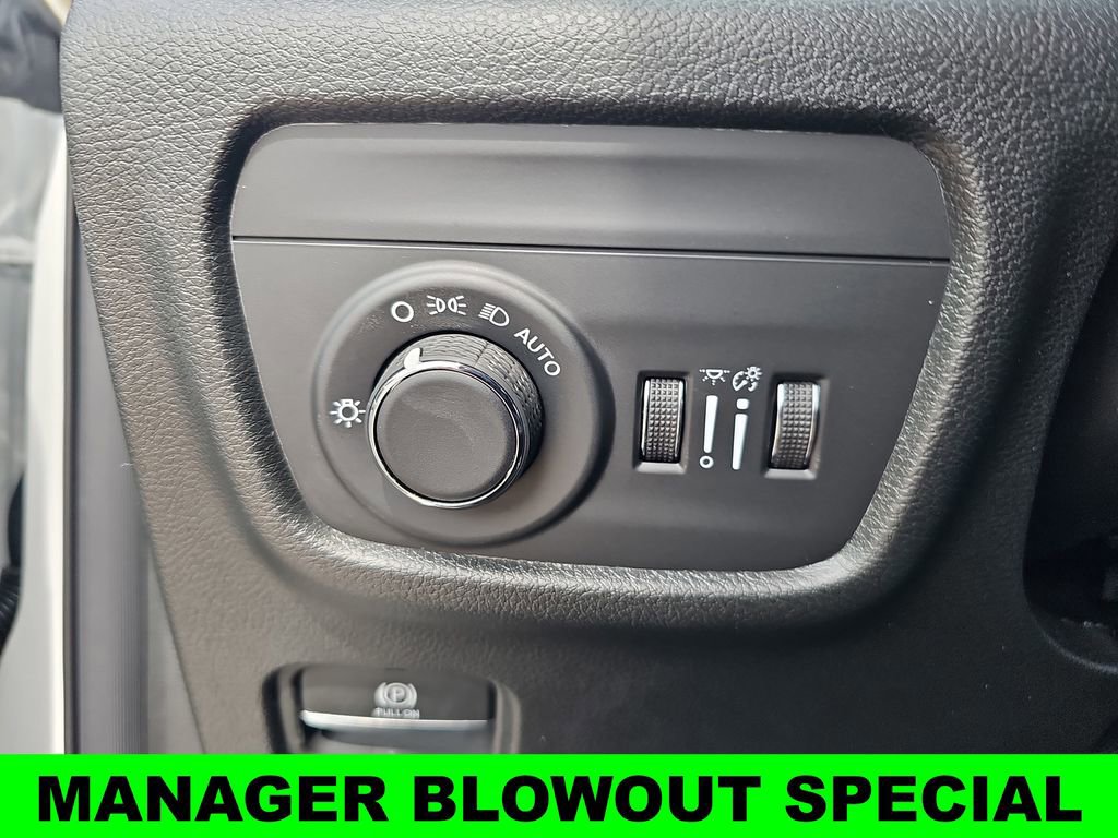 New 2026 Jeep Grand Cherokee Altitude AWD/4WD image 27