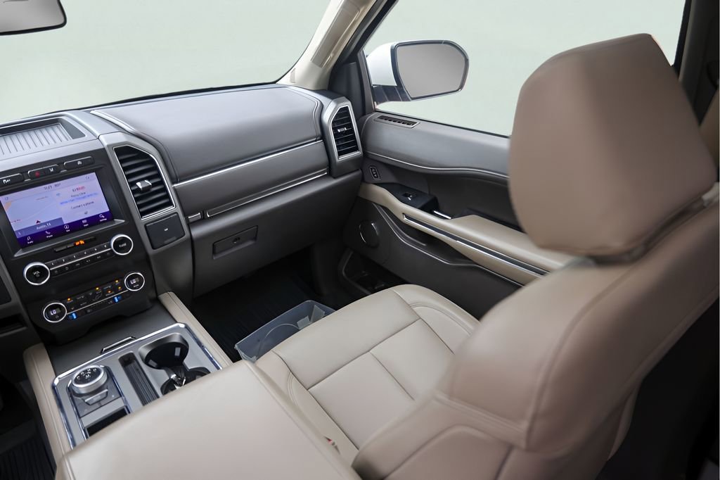 Used 2021 Ford Expedition XLT RWD image 30