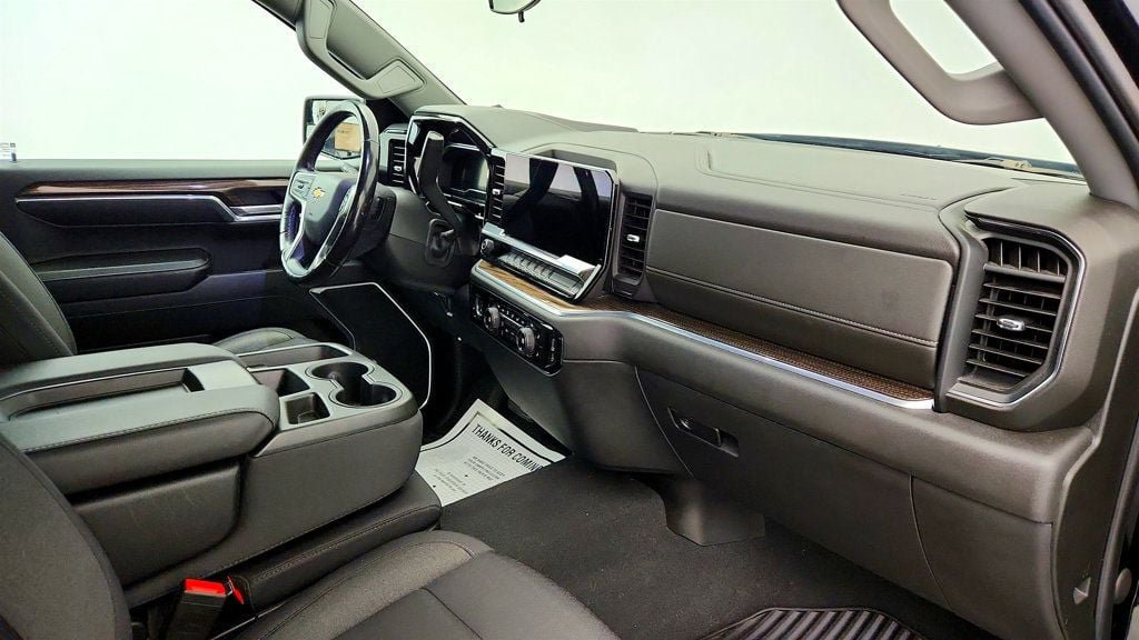 Used 2022 Chevrolet Silverado 1500 LT AWD/4WD image 22