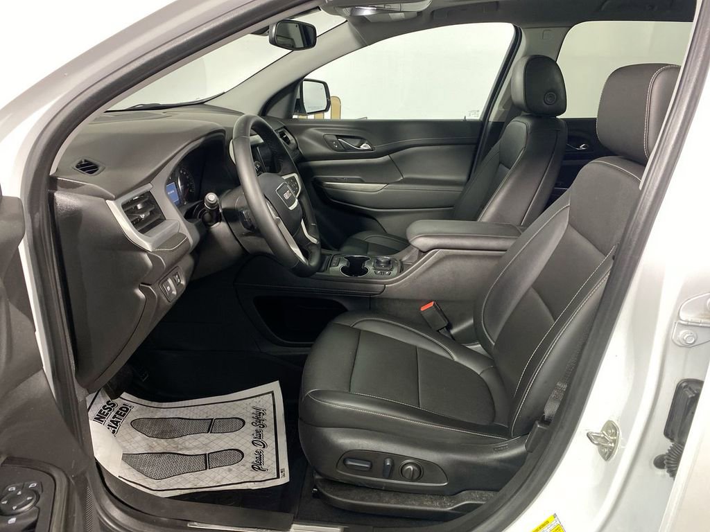 Used 2023 GMC Acadia SLT w/ LPO, Floor Liner Package image 11