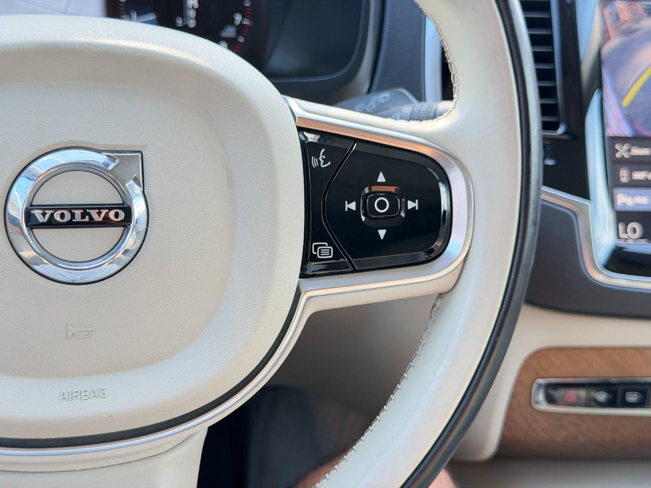 Used 2016 Volvo XC90 T6 Inscription w/ Vision Package AWD/4WD image 80