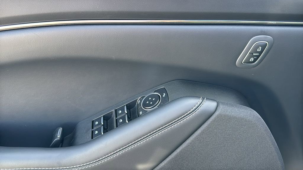 Certified 2025 Ford Mustang Mach-E Select image 21