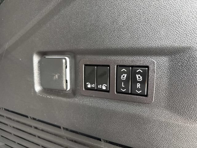Used 2023 GMC Yukon Denali AWD/4WD image 59
