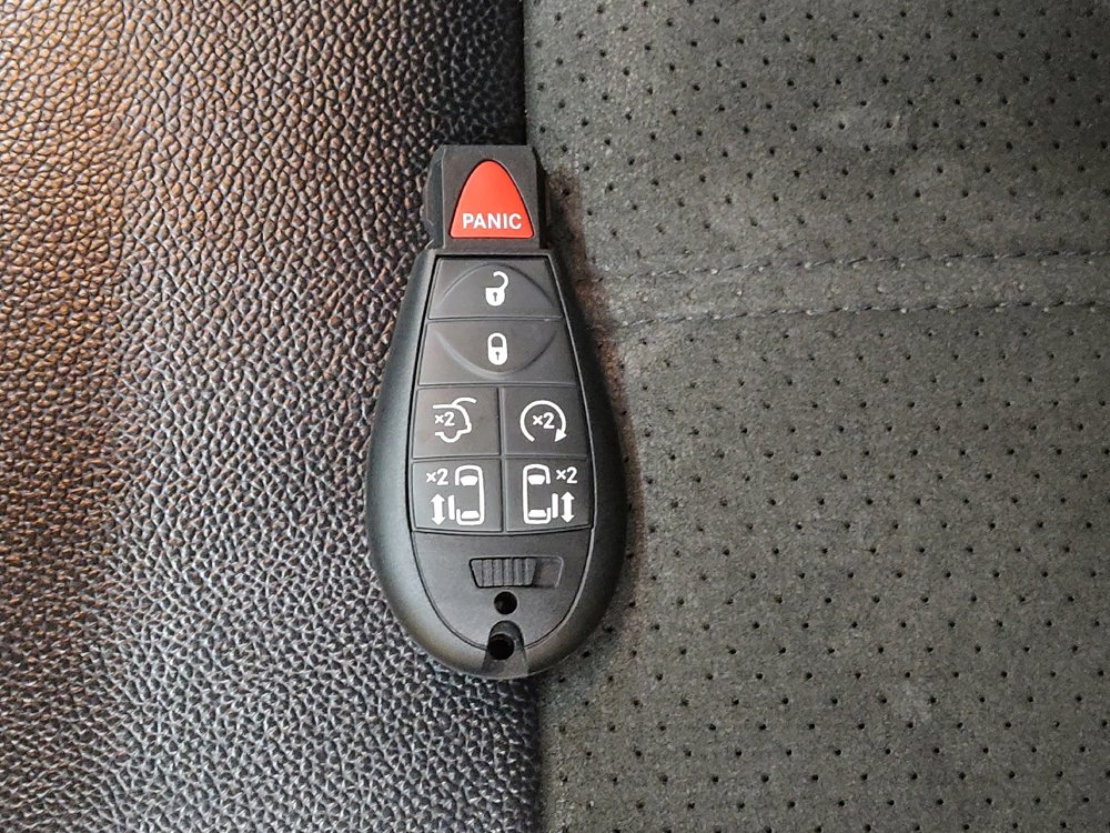 Used 2019 Dodge Grand Caravan SXT image 32