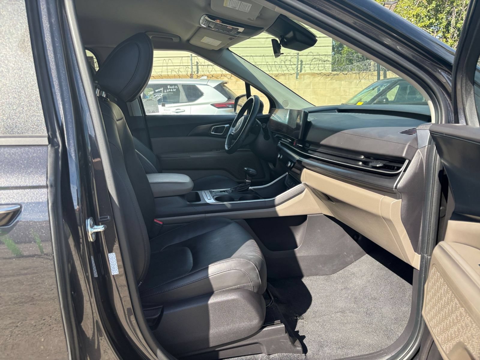 Used 2026 Kia Carnival FWD image 38