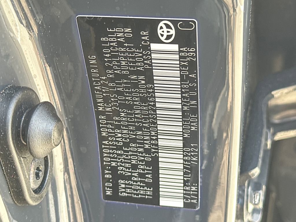 Used 2025 Toyota Corolla LE image 29