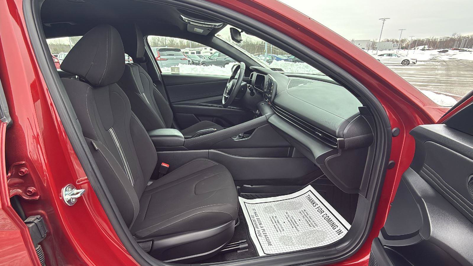 Used 2025 Hyundai Elantra Sport FWD image 17