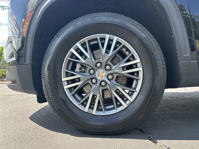 Certified 2025 Chevrolet Traverse LT FWD image 32
