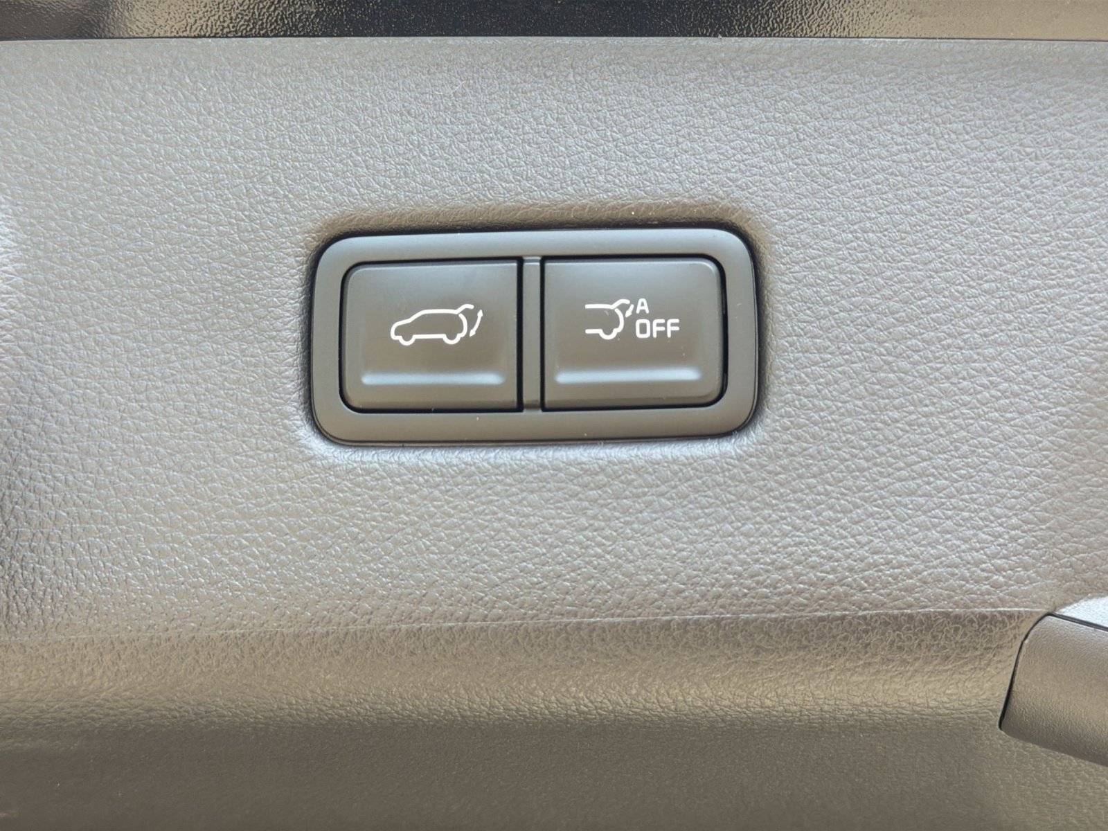 New 2026 Kia Carnival EX FWD image 32