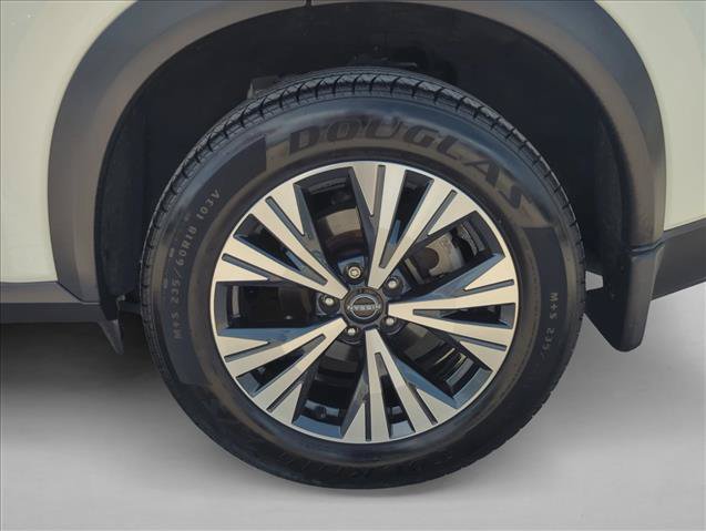 Used 2023 Nissan Rogue SV FWD image 9