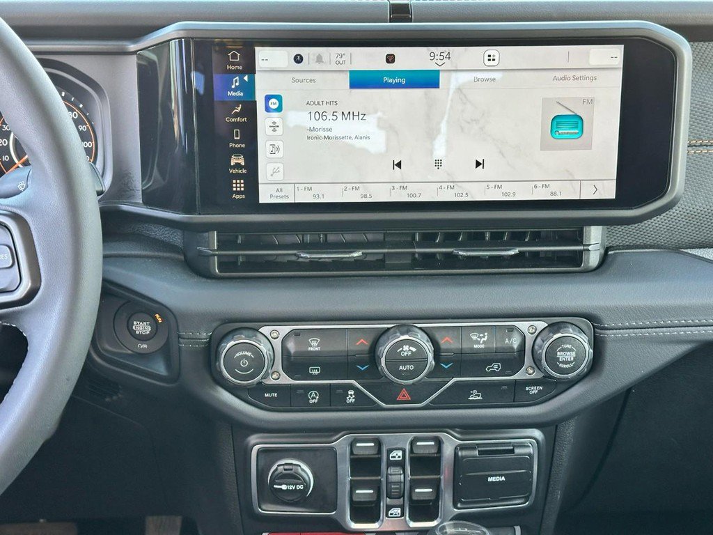 Used 2026 Jeep Gladiator Mojave AWD/4WD image 13