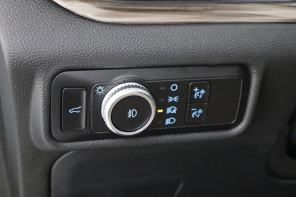 Used 2023 Ford Explorer Limited w/ Equipment Group 301A RWD image 24