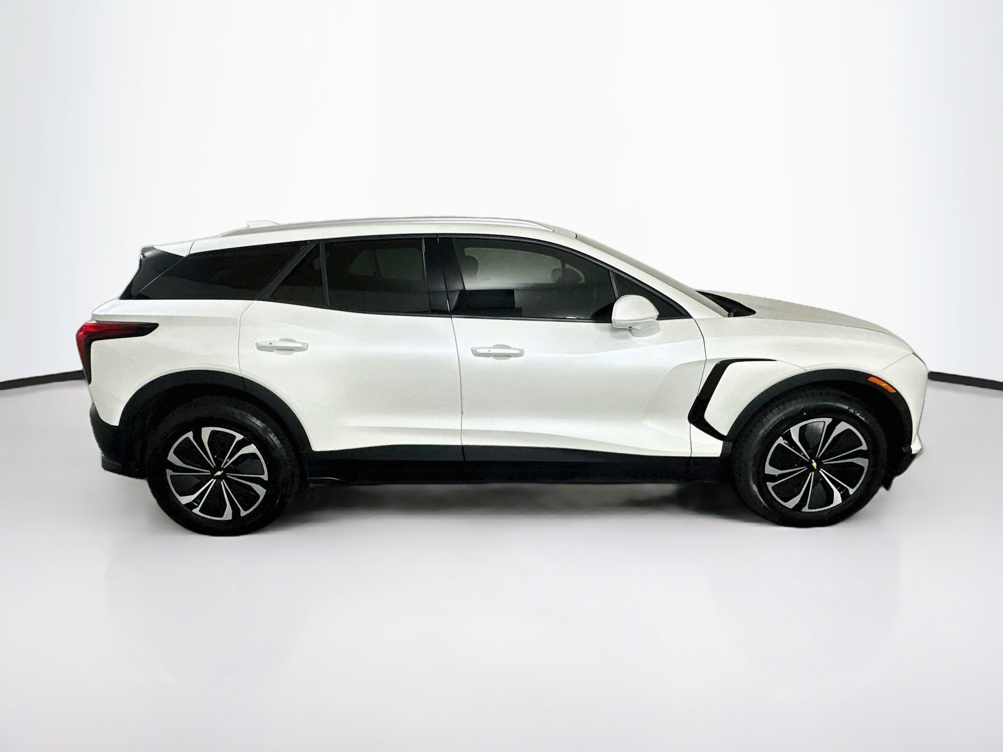 Used 2024 Chevrolet Blazer EV LT AWD/4WD image 10