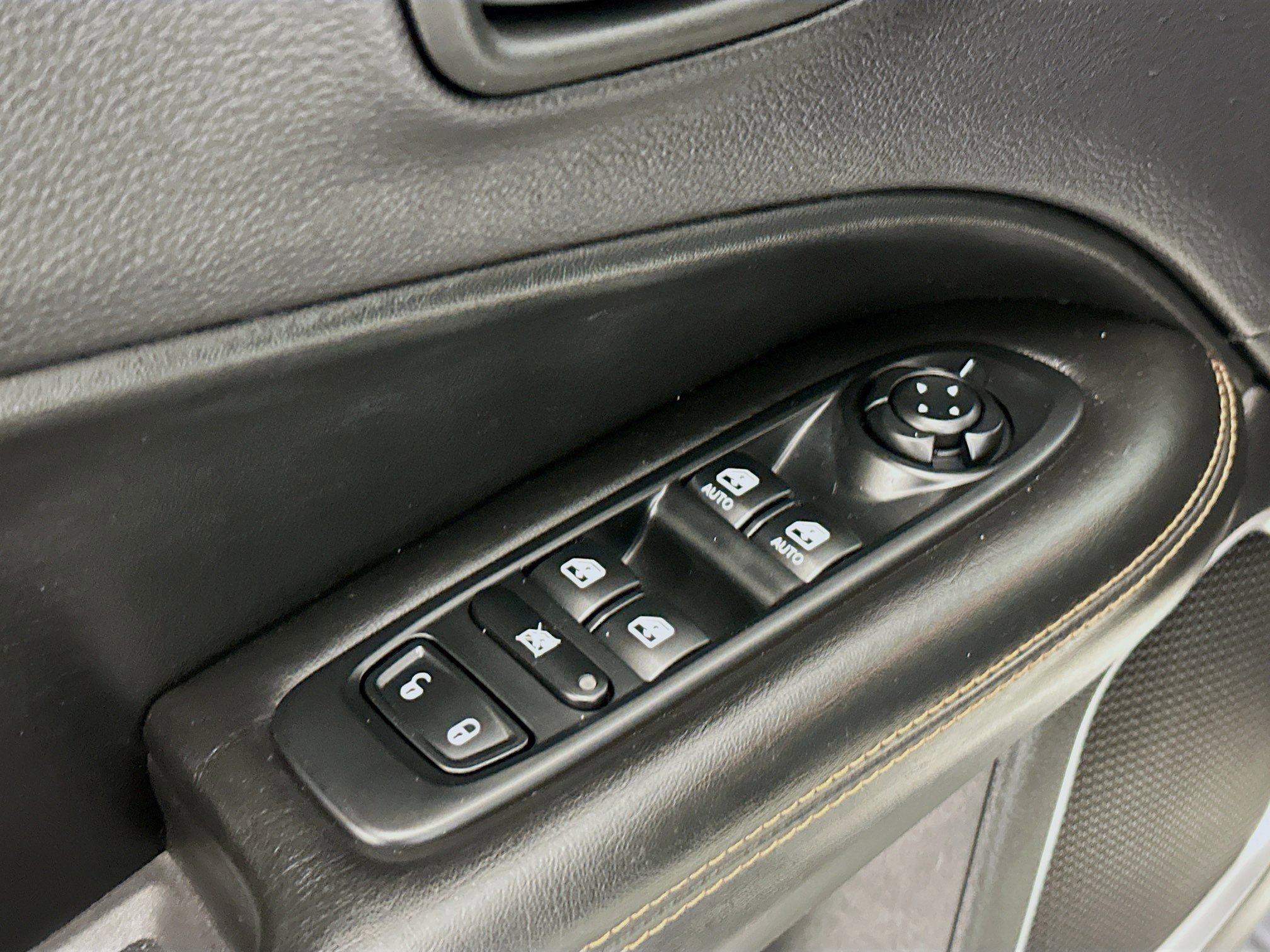 Used 2018 Jeep Compass Limited w/ Navigation Group image 15