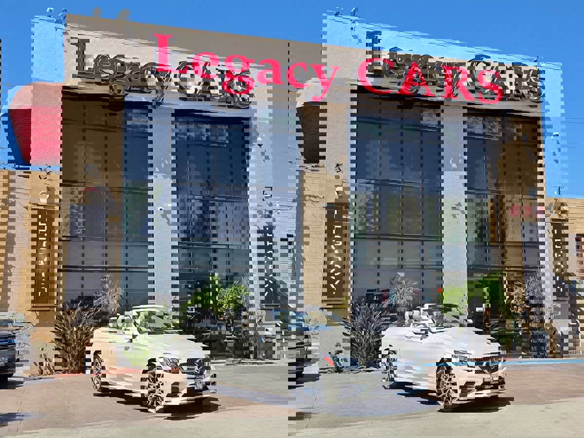 Used 2021 Mercedes-Benz C 300 Cabriolet image 2