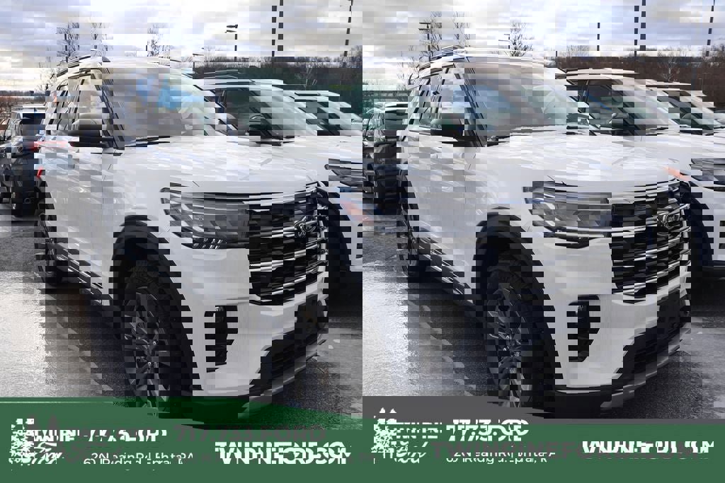 New 2025 Ford Explorer Active w/ Active Comfort Package image 1