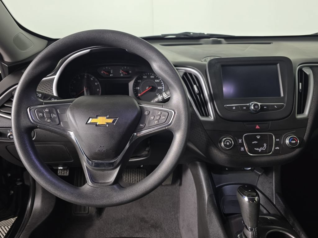 Used 2018 Chevrolet Malibu LS FWD image 9