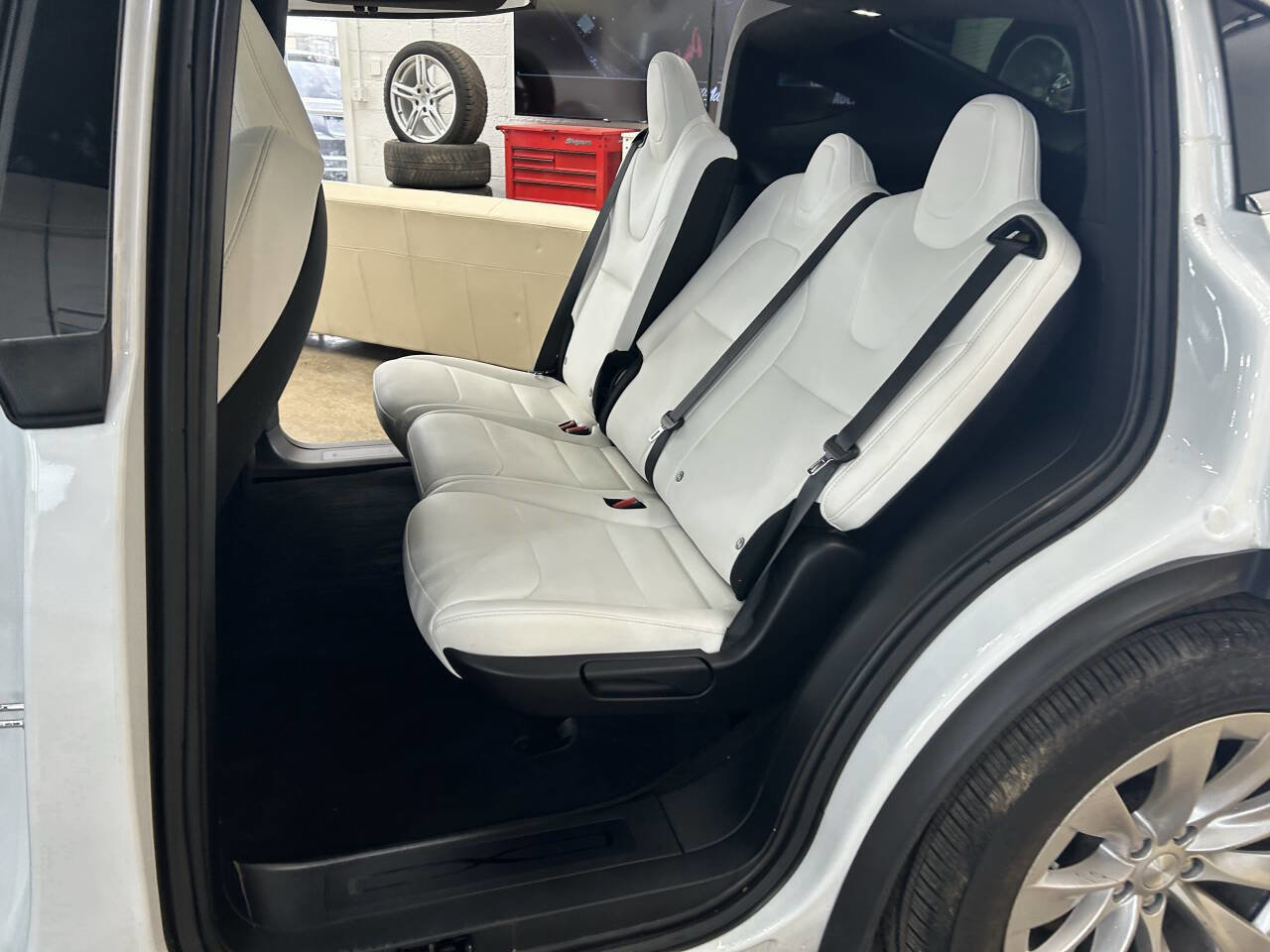 Used 2020 Tesla Model X Long Range image 3