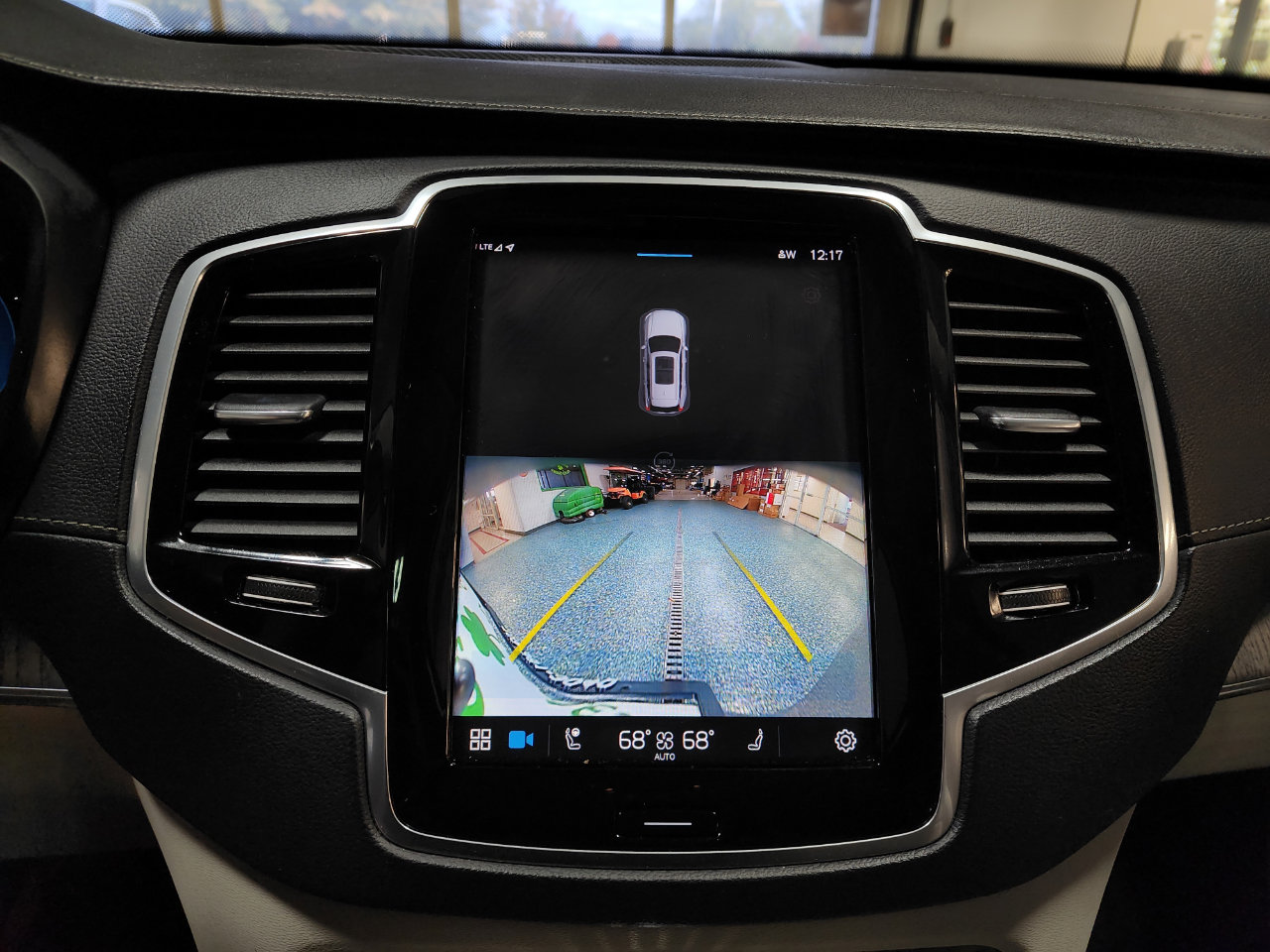 Used 2023 Volvo XC90 B6 Ultimate w/ Protection Package Premier image 38