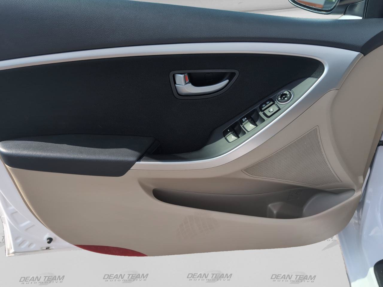 Used 2016 Hyundai Elantra GT FWD image 10