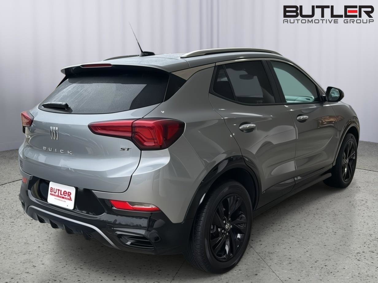 Used 2024 Buick Encore GX Sport Touring image 5
