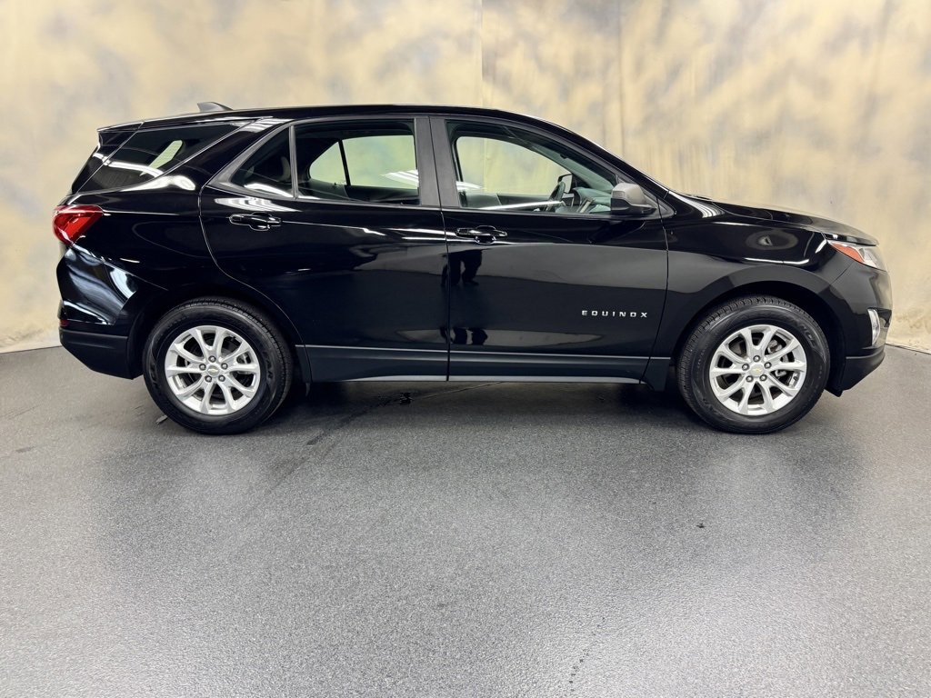 Used 2021 Chevrolet Equinox LS image 9