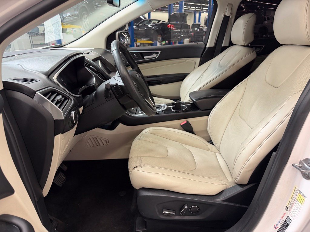 Used 2017 Ford Edge Titanium w/ Equipment Group 301A AWD/4WD image 19