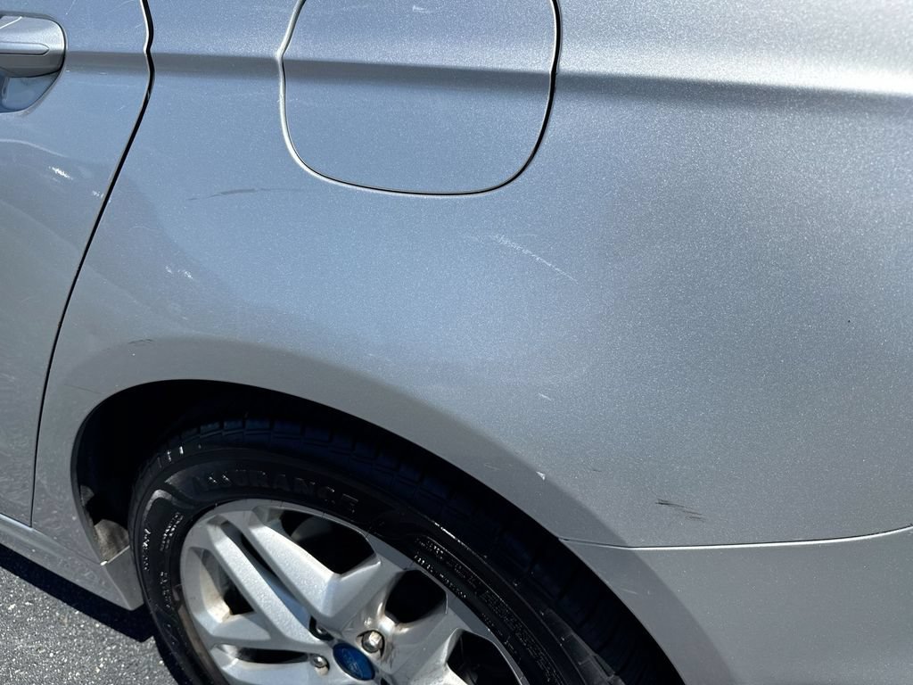 Used 2014 Ford Fusion SE FWD image 33