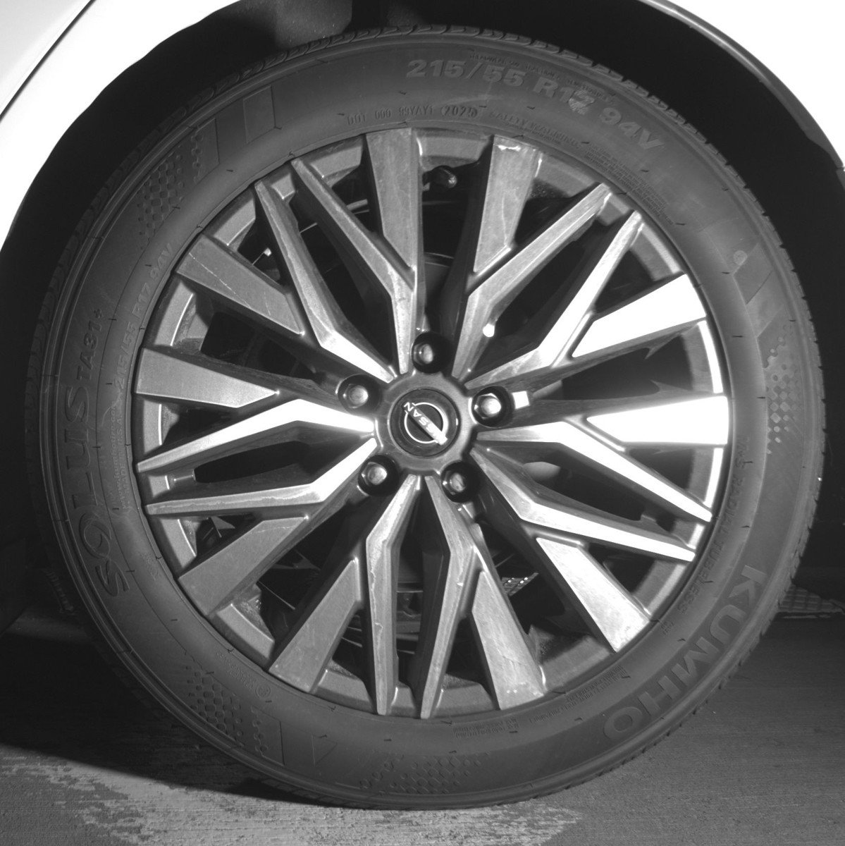 Used 2025 Nissan Altima 2.5 SV image 14