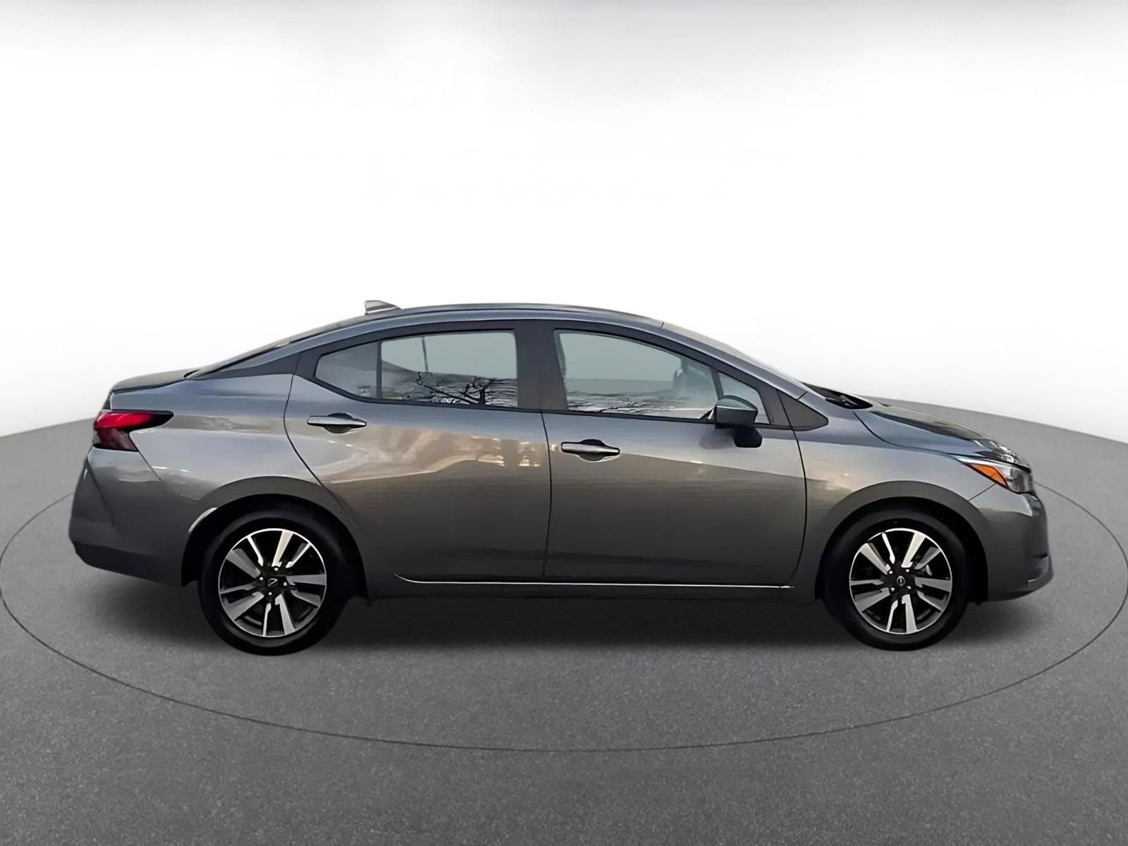 Used 2025 Nissan Versa SV image 15