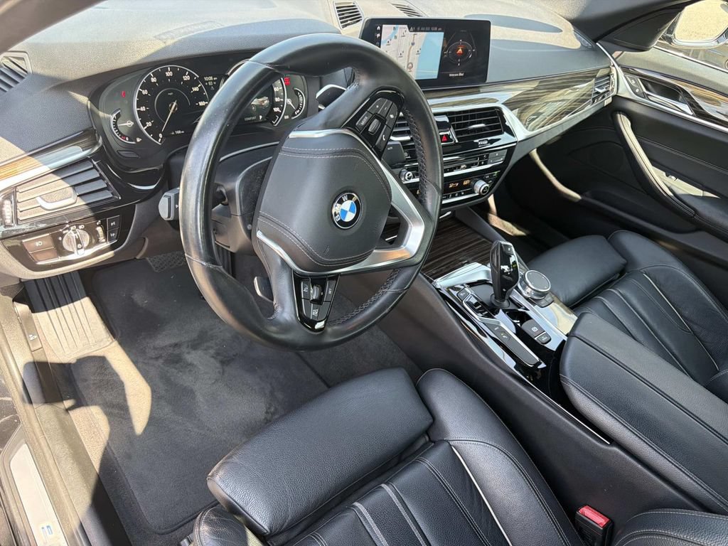 Used 2018 BMW 530e RWD image 18