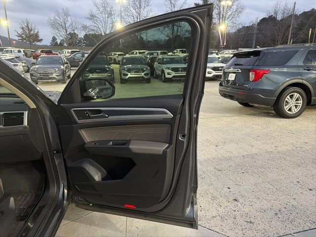 Used 2021 Volkswagen Atlas SEL Premium image 14