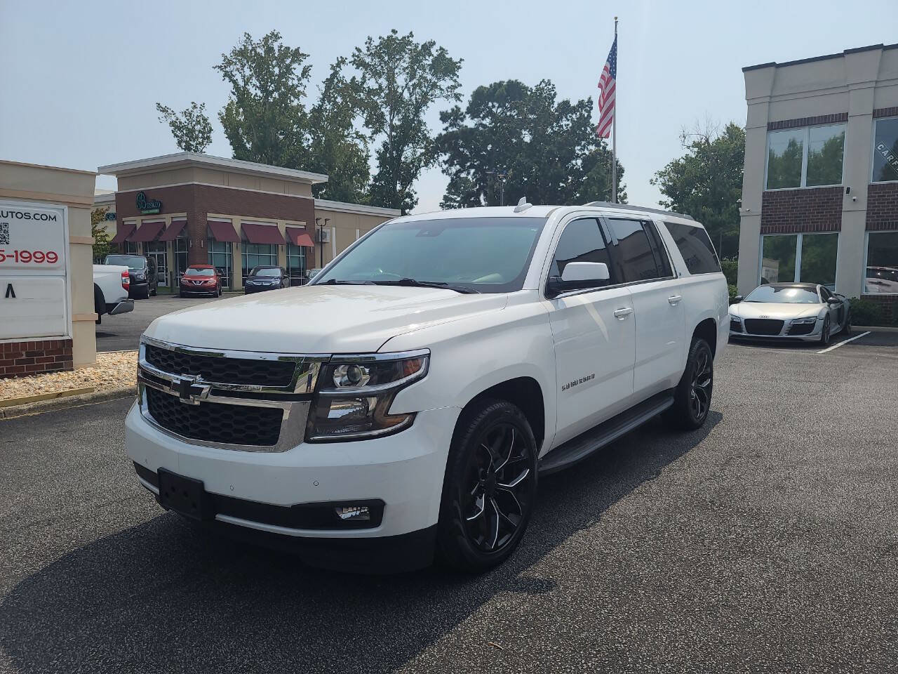 Used 2019 Chevrolet Suburban LT AWD/4WD image 3
