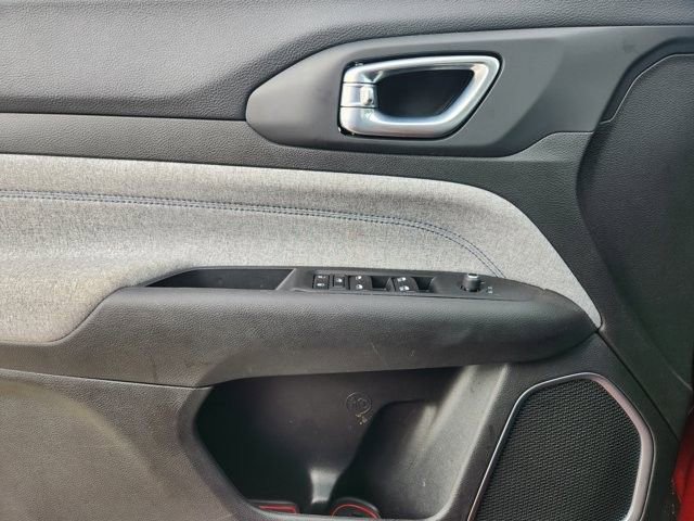 Used 2024 Jeep Compass Latitude image 21