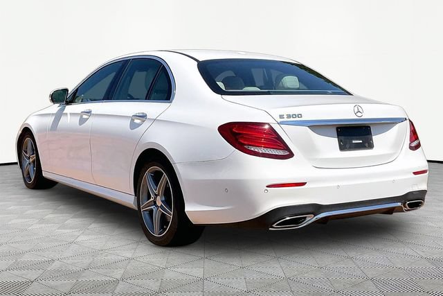 Used 2017 Mercedes-Benz E 300 image 4
