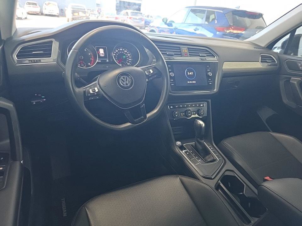 Used 2020 Volkswagen Tiguan SE w/ Panoramic Sunroof Package image 10