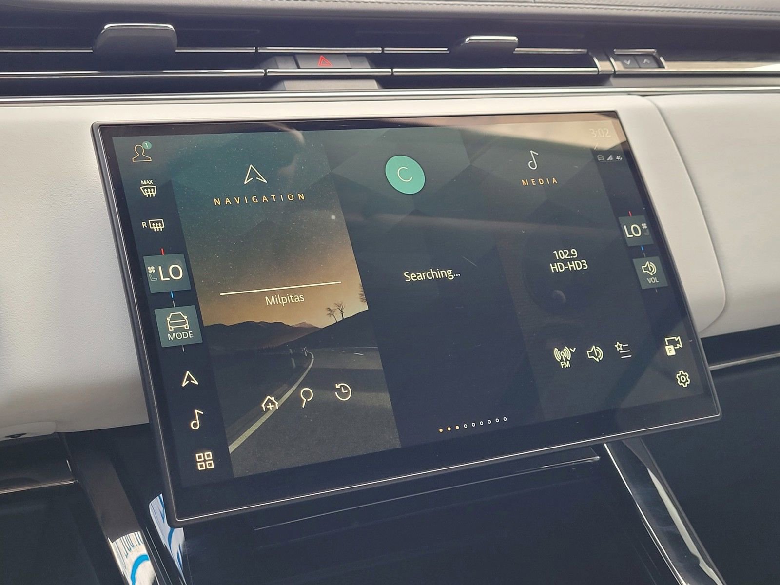 Used 2024 Land Rover Range Rover Sport SE image 22