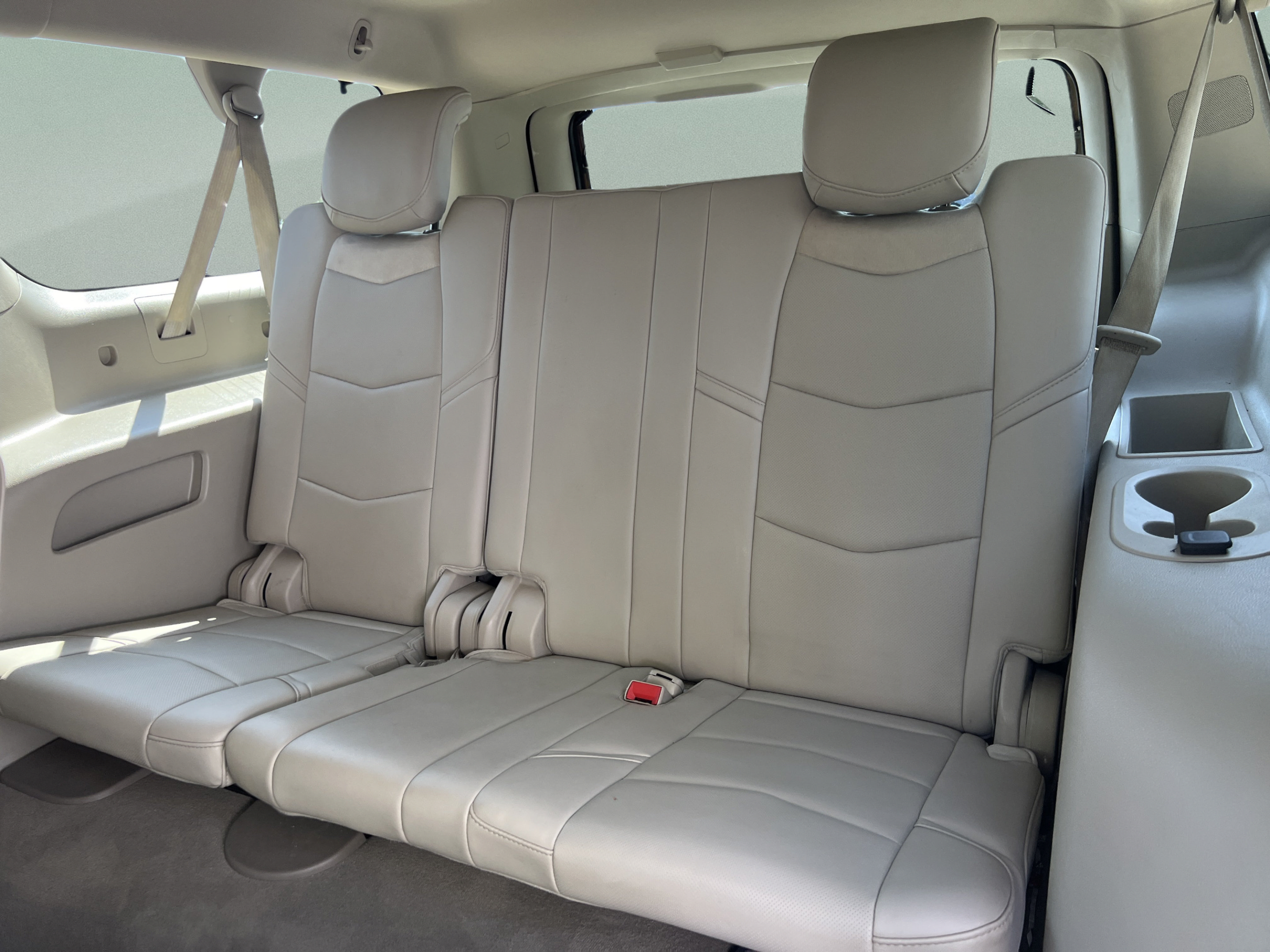 Used 2019 Cadillac Escalade ESV Luxury AWD/4WD image 28